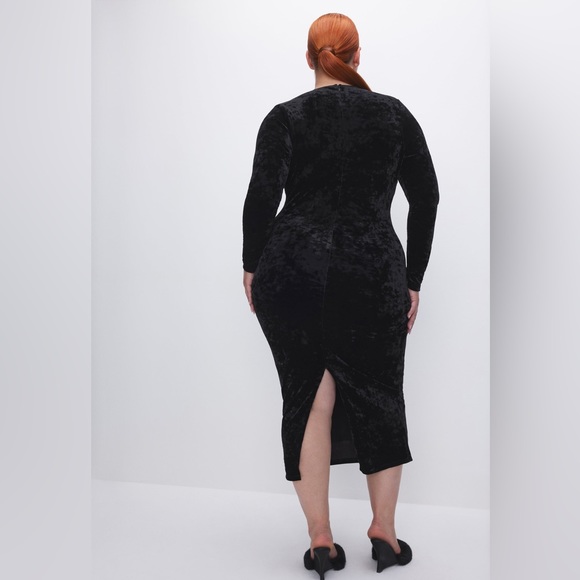 ✨NWT✨Good American Crushed Velvet Deep V-Neck Midi Dress - Picture 5 of 9